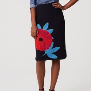 Beautiful Front Floral 🌺🌸 Black Midi  Double Side Split & Side Zipper Skirt.